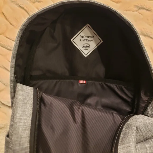 Herschel Supply Co NWOT Original Backpack $98 - Picture 6 of 13